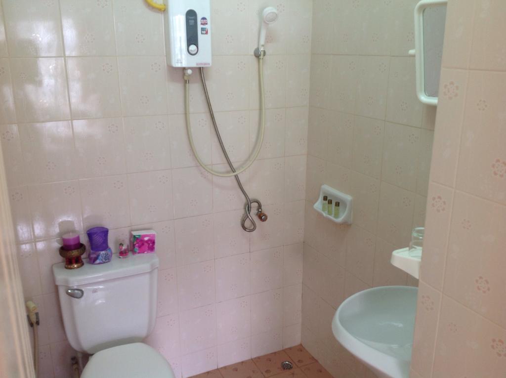 Sunshine Guesthouse Patong Phòng bức ảnh