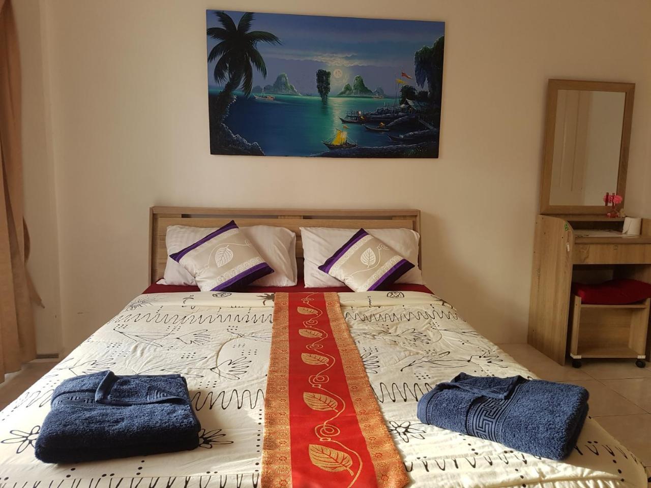 Sunshine Guesthouse Patong Ngoại thất bức ảnh
