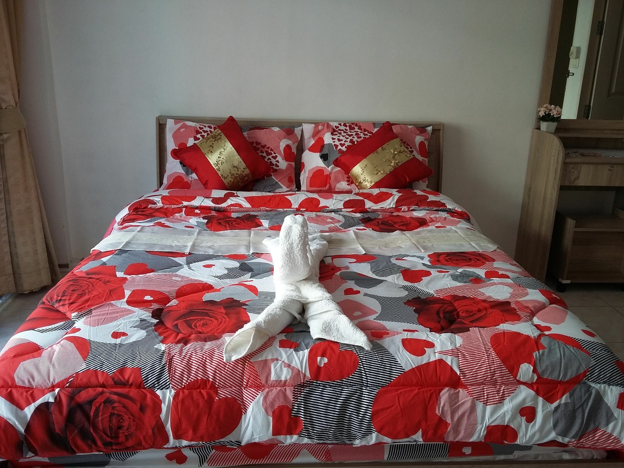 Sunshine Guesthouse Patong Ngoại thất bức ảnh