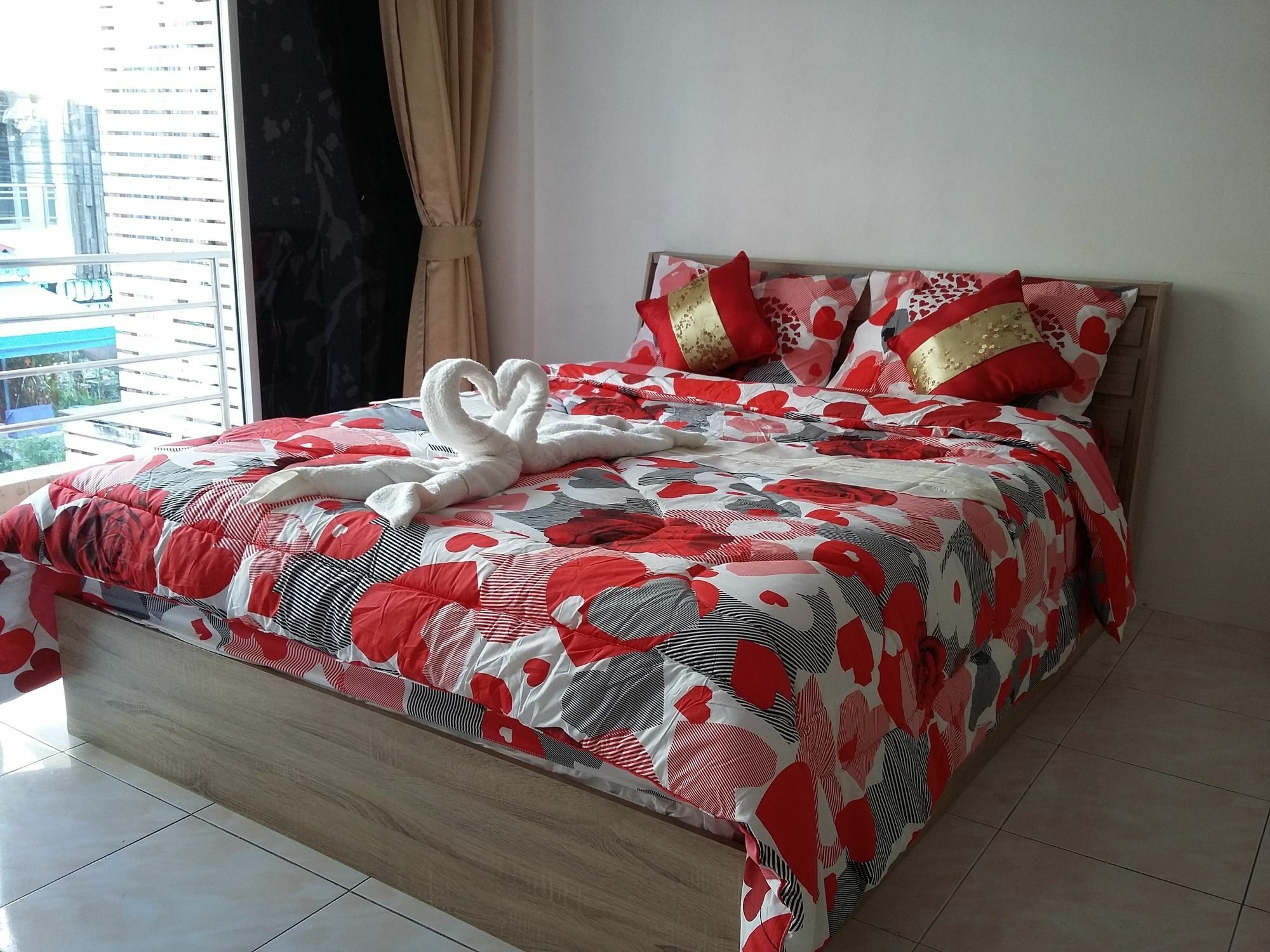 Sunshine Guesthouse Patong Ngoại thất bức ảnh